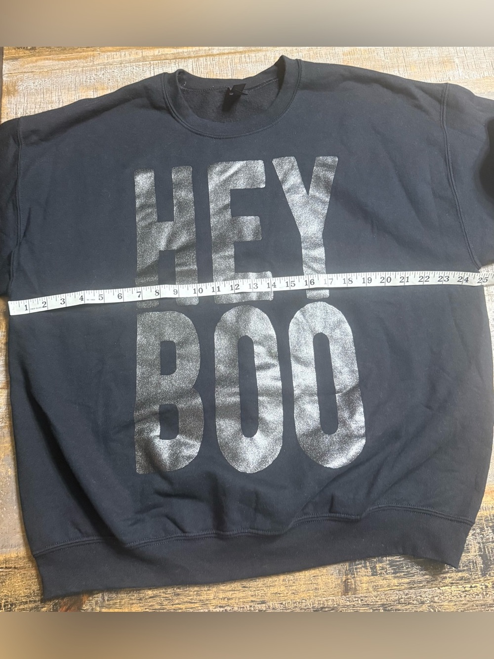 Gildan Black Crewneck Sweatshirt with Glitter metallic Hey Boo Graphic - Picture 7 of 8